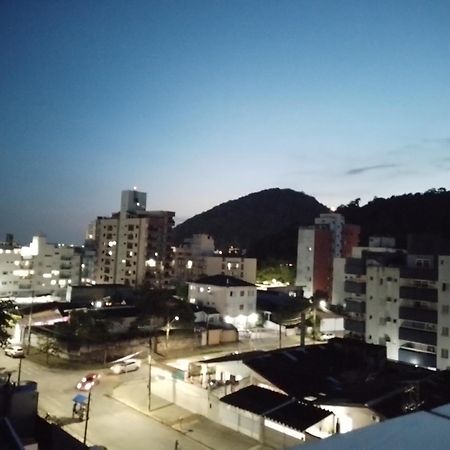Cobertura Com Churrasqueira Propria E Wi-Fi Perto Da Praia - Excelente Para Familia E Amigos 과루자 외부 사진
